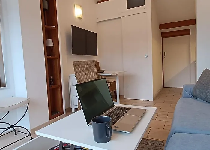 شقة Charming In *