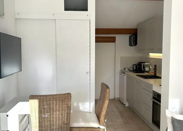 شقة Charming In *